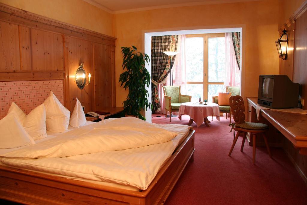 Hotel Schwarzer Adler 4*